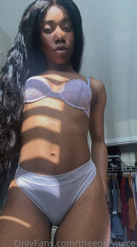 theeonlyjuice ヌードモデル 写真