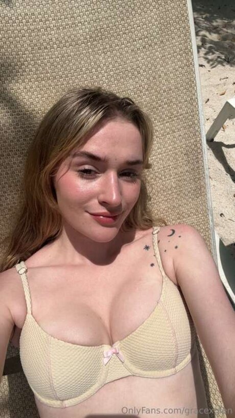 金髪の顔射オンリーファンズ えろ 画像