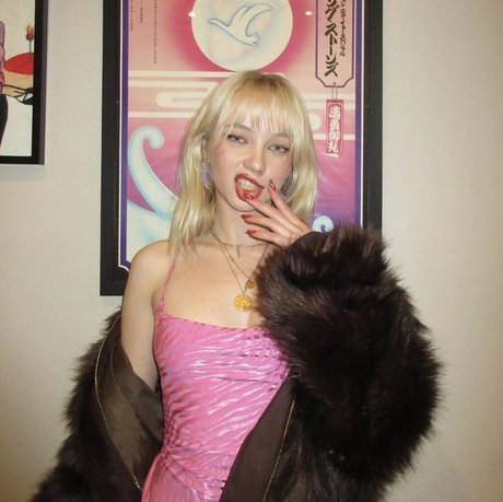 Lola Clark モデル 写真