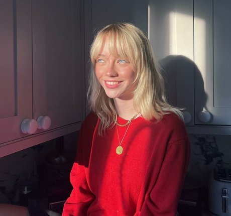 Lola Clark プロフィール写真