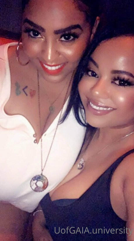 太ったお母さんオンリーファンズ ヌード 画像