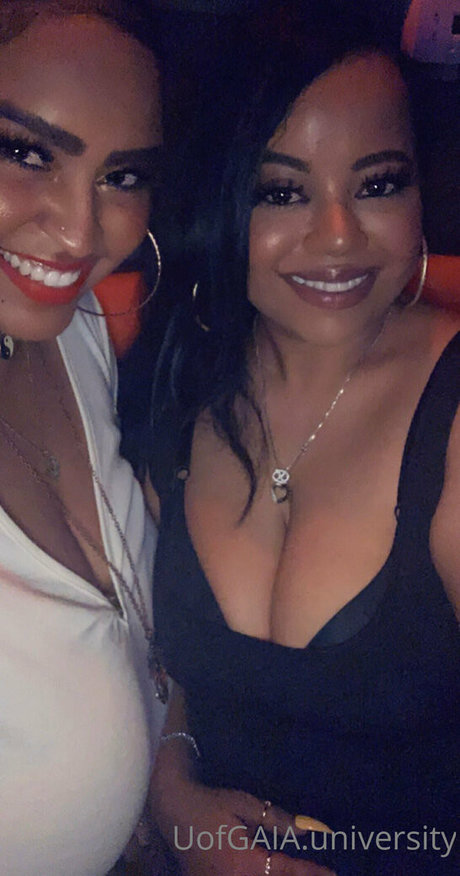 uofgaia ヌードモデル 写真