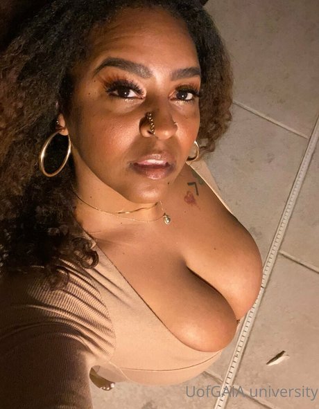 小柄な足オンリーファンズ 無料セックス 画像