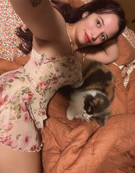 luckywithlola ポルノモデル ギャラリー