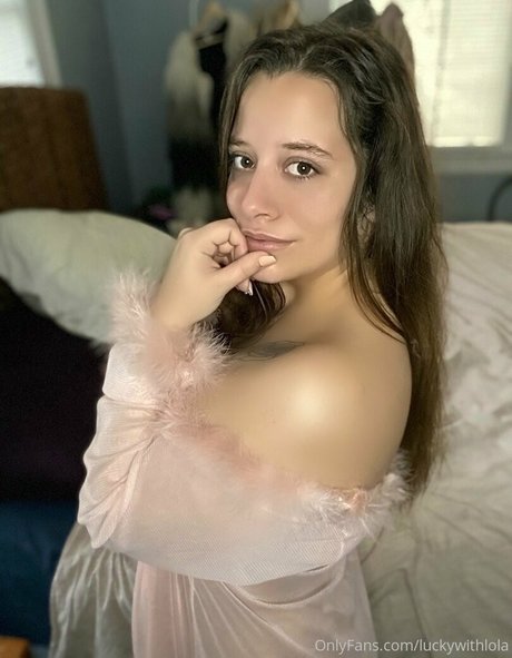 luckywithlola エロティックなポルノスター 写真