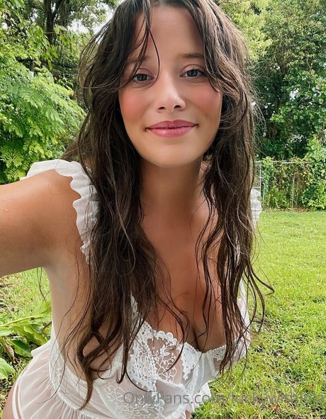 ビキニプリンセスオンリーファンズ ヌード 写真