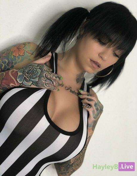 トランス熟女オンリーファンズ セクシーヌード 写真