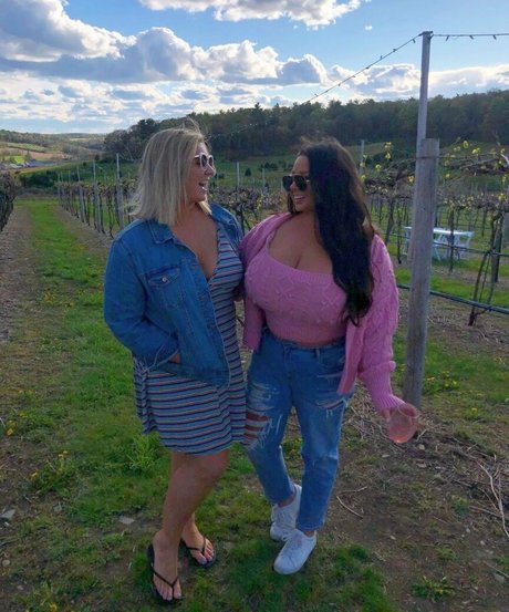 Jenn M ポルノモデル 写真