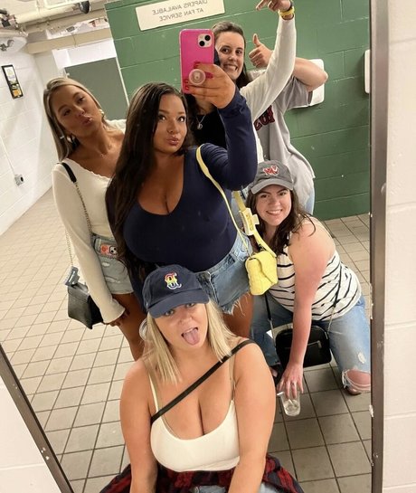 Jenn M セクシーなポルノスター ギャラリー