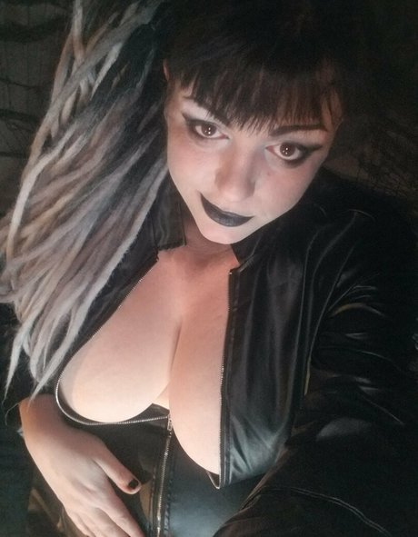 金髪の筋肉オンリーファンズ 美しい裸 ギャラリー