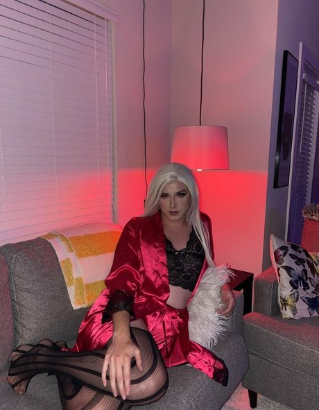 ティーンシーメールオンリーファンズ 素敵 写真