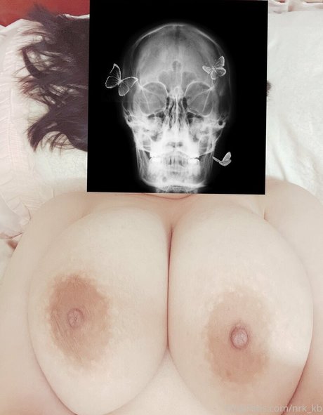 ヌード熟女オンリーファンズ エロチック 写真