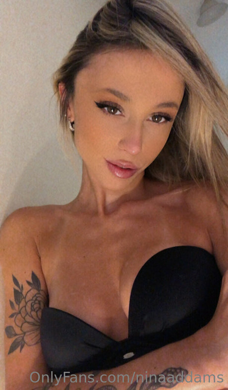 ninaaddams かわいいスター 画像