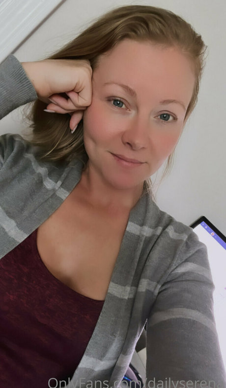 熟女の足オンリーファンズ ホット裸 写真