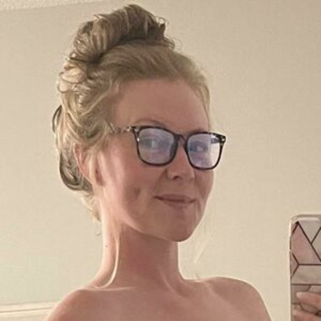 乳首 オンリーファンズ 無料セクシー ギャラリー