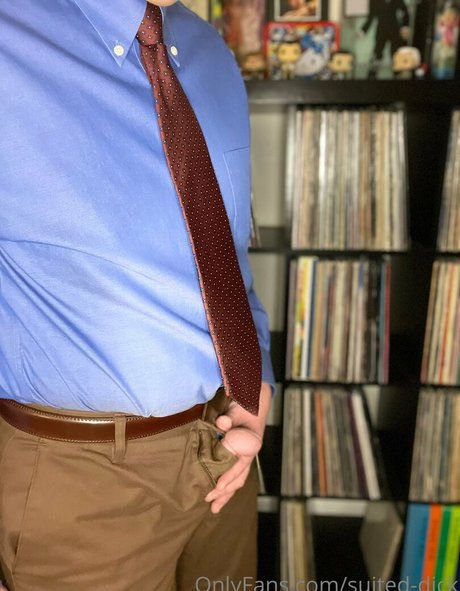 petersuitandtie ポルノスター アート ギャラリー