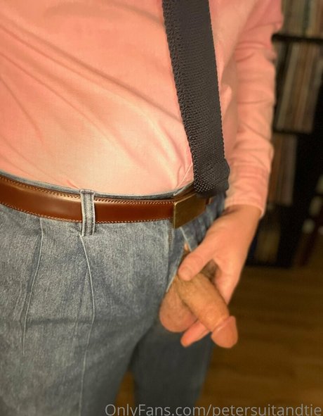 petersuitandtie ヌードモデル 写真