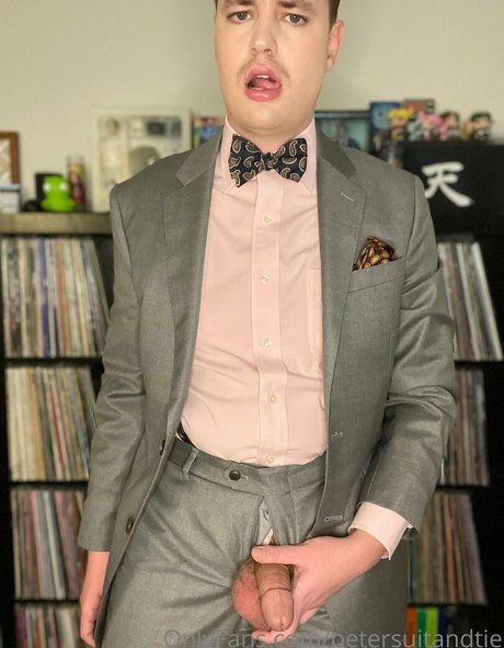 petersuitandtie ポルノスター ヌード 写真
