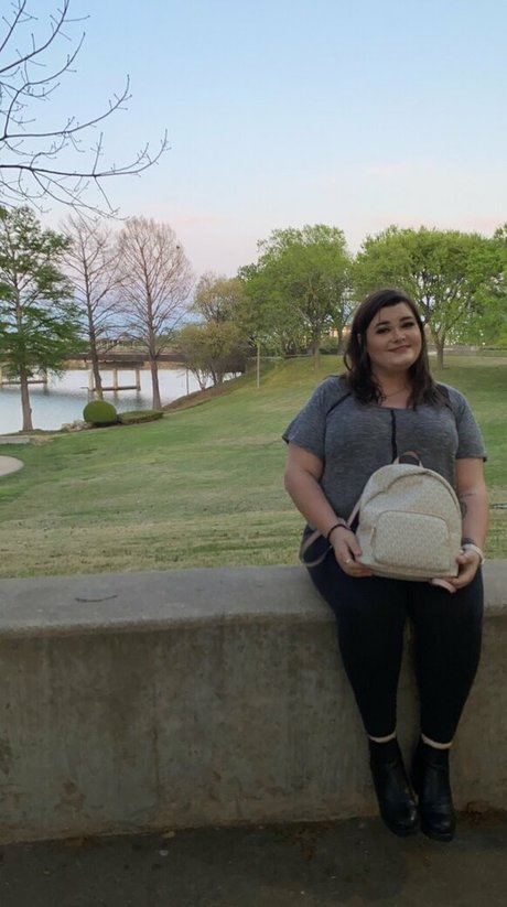 chloeyblack ポルノスター 裸 画像