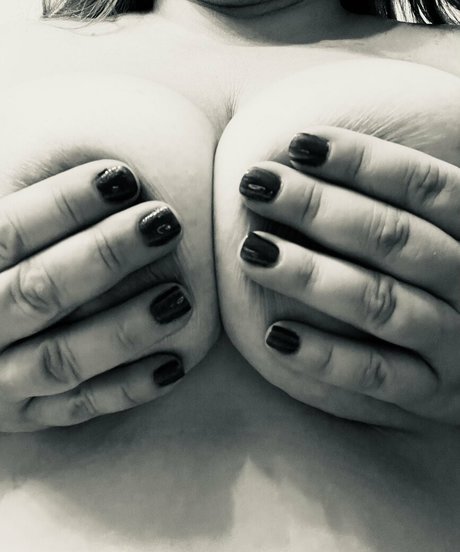 熟女オーガズムオンリーファンズ アートxxx 写真