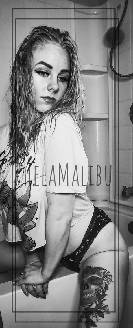 helamalibu セクシーモデル 写真