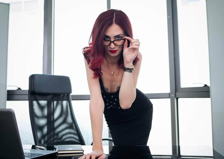 evabanefree 美しいモデル 写真