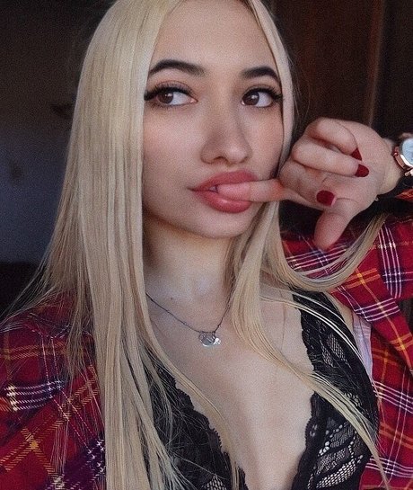 Mily Fidotto かわいいモデル 画像