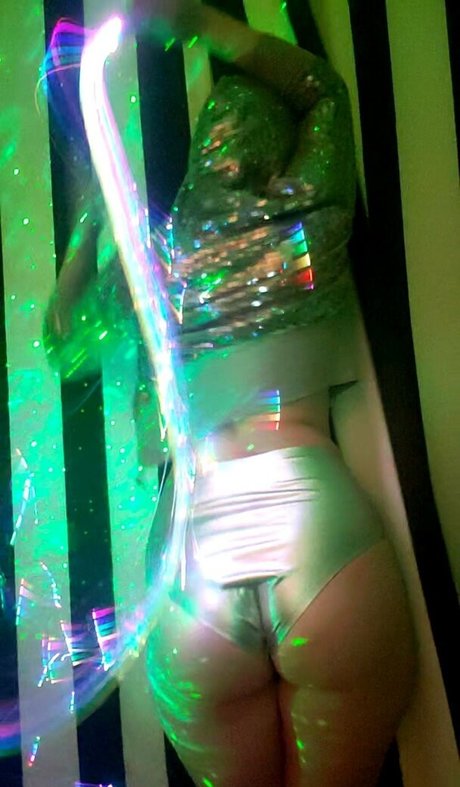 hollygraphix エロティックなモデル 画像