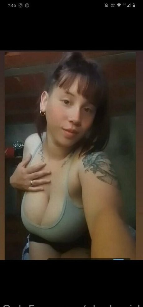 小さいチンポのシーメールオンリーファンズ アートヌード 画像