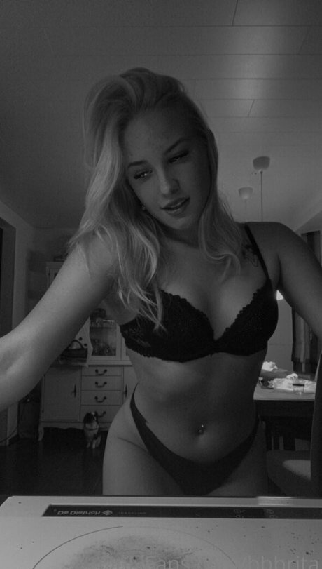 bbbrita 完璧な女優 画像