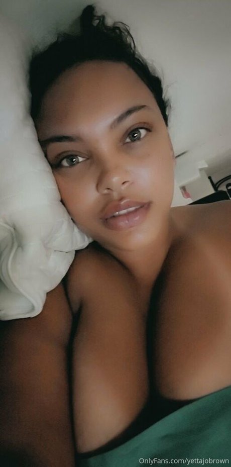 yettajobrown セックス女優 写真