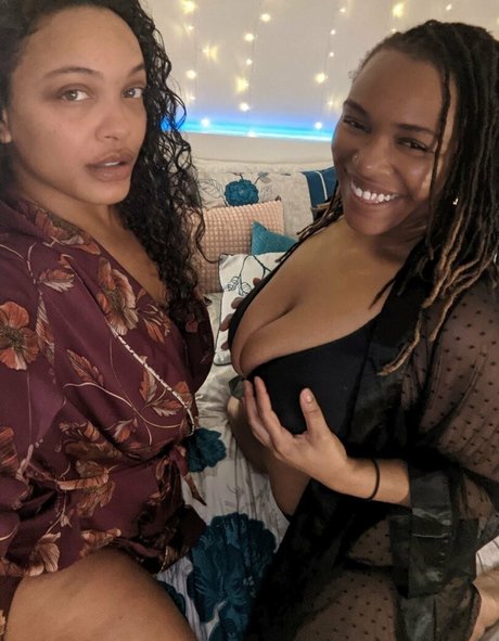 yettajobrown ホット女優 写真