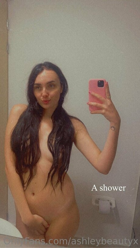 パンツを食い込ませるオンリーファンズ アートxxx 写真