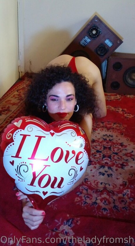 黒檀の熟女オンリーファンズ 素敵 写真