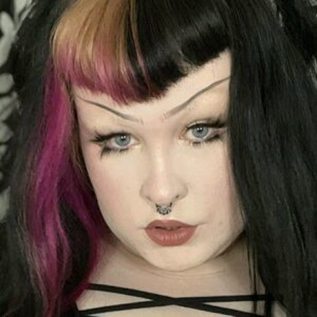 bunnymadysonxxx 可愛いモデル 写真