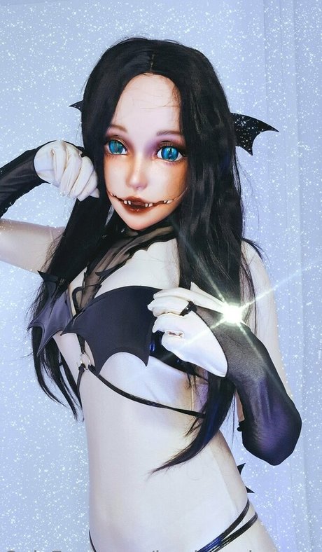 lamia oni sama スター 裸 写真