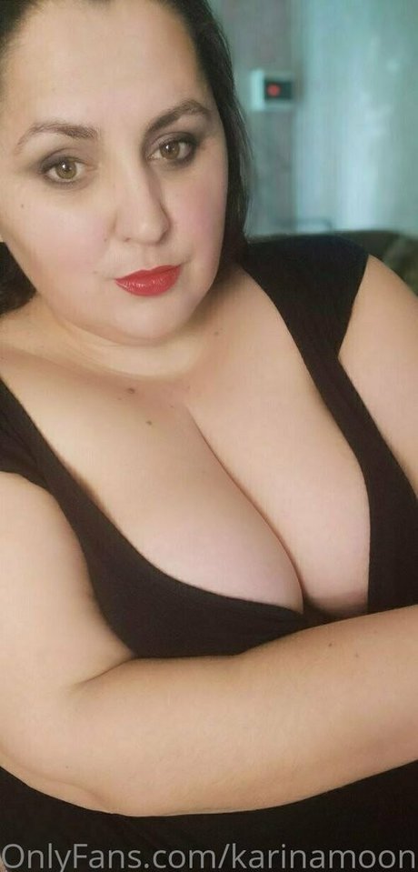 karinamoonn 完璧なモデル 写真