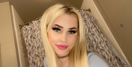 黒檀ペッギングオンリーファンズ アートヌード 画像