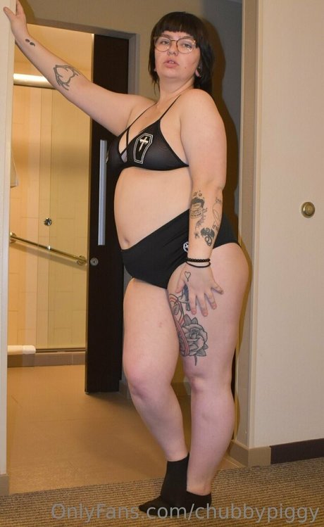 chubbypiggy 美しいモデル 写真