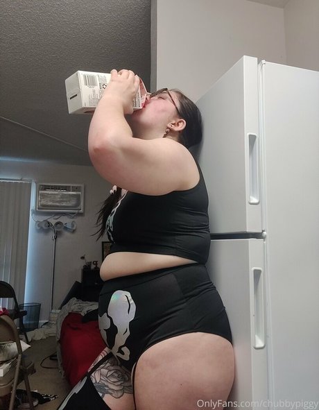 chubbypiggy 無料のポルノスター 写真
