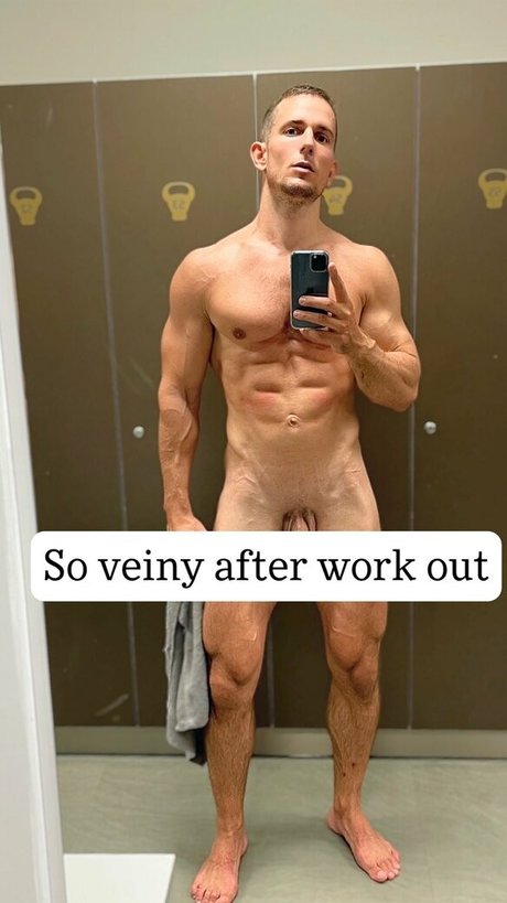 ティーンレズビアンオンリーファンズ 裸 写真