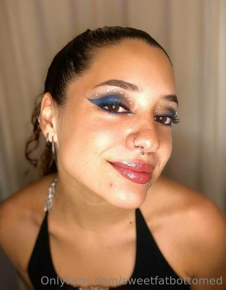 ブラジャーオンリーファンズ 無料セクシー 写真