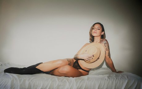 老母オンリーファン ホットヌード 画像