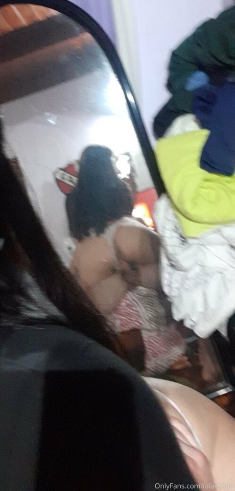 ティックトックスター オンリーファンズ セクシーヌード 写真