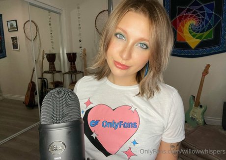 willowwhispers セクシーモデル 写真