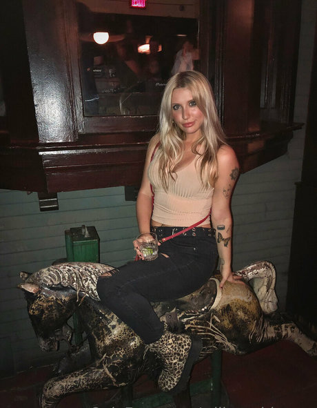 willowwhispers 女優 画像