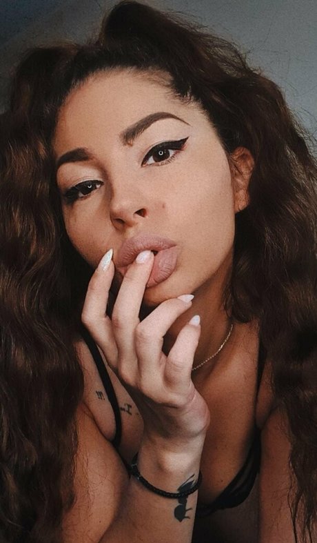 curlyjewelfree HDポルノスター 画像