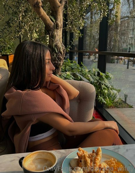 dayana wifey かわいいモデル 画像