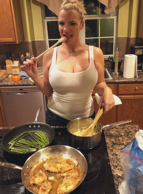 asmr 裸 オンリーファンズ 美しいポルノ 画像