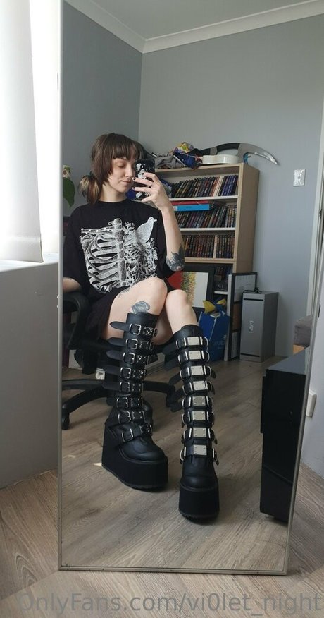 ランジェリーヌードオンリーファンズ ホットセクシー 写真